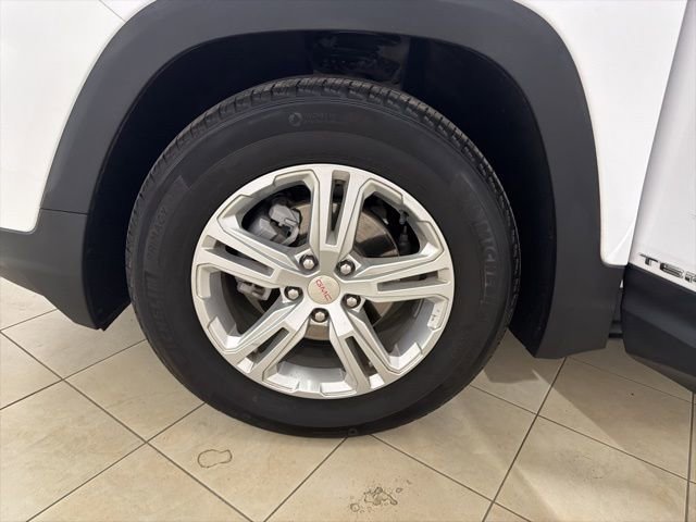 Used 2024 GMC Terrain SLE FWD image 29