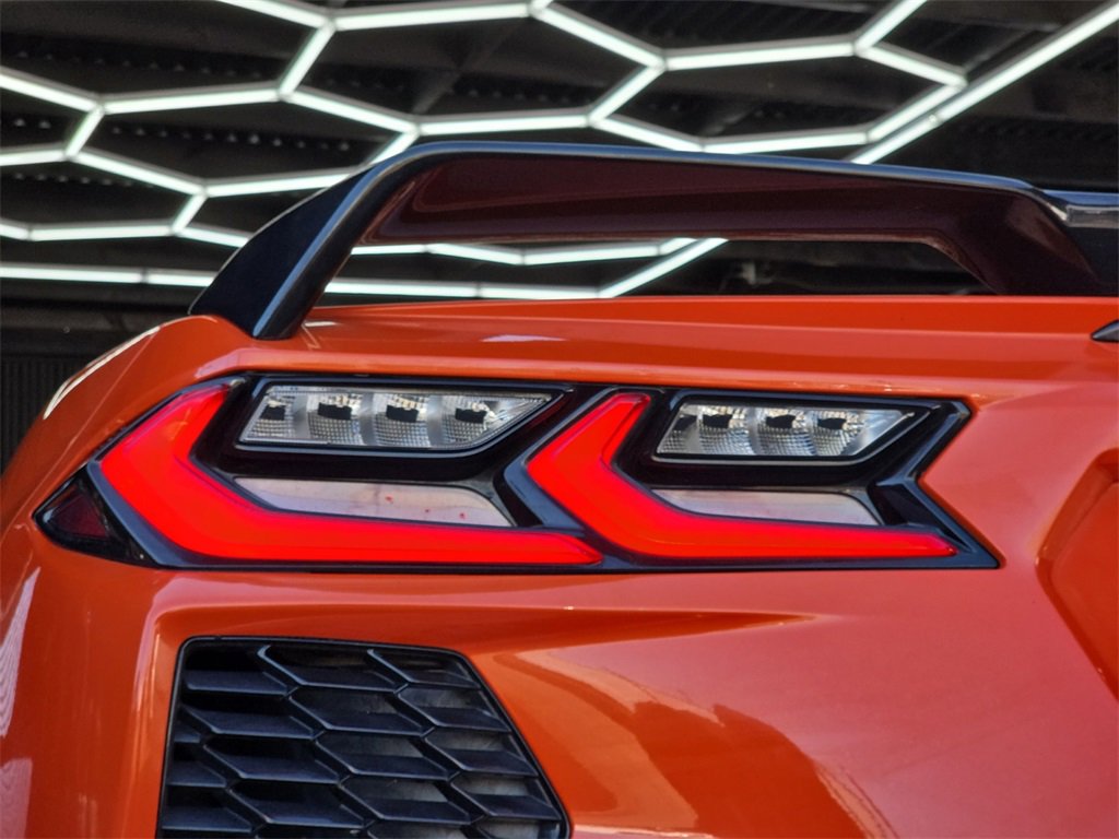 Used 2021 Chevrolet Corvette Stingray Premium Cpe w/ Z51 Performance Package image 32