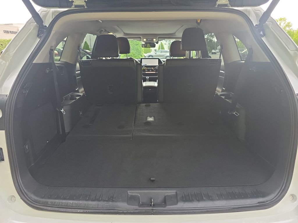 Used 2025 Toyota Highlander Platinum AWD/4WD image 39