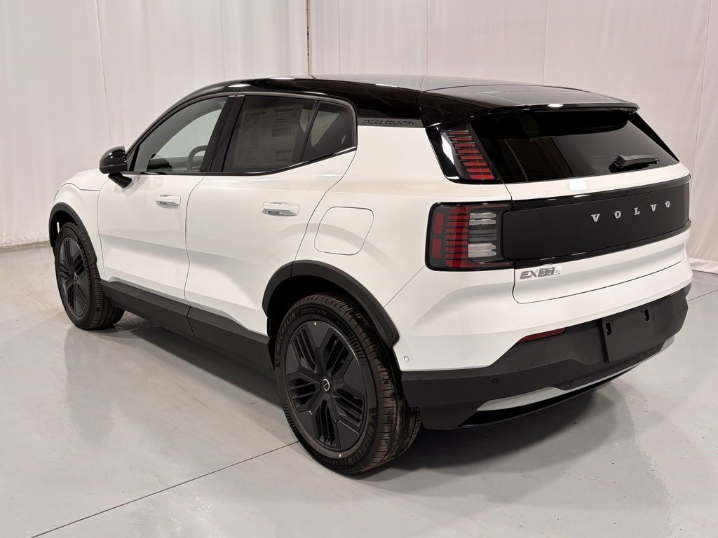 New 2026 Volvo EX30 Cross Country Ultra image 8