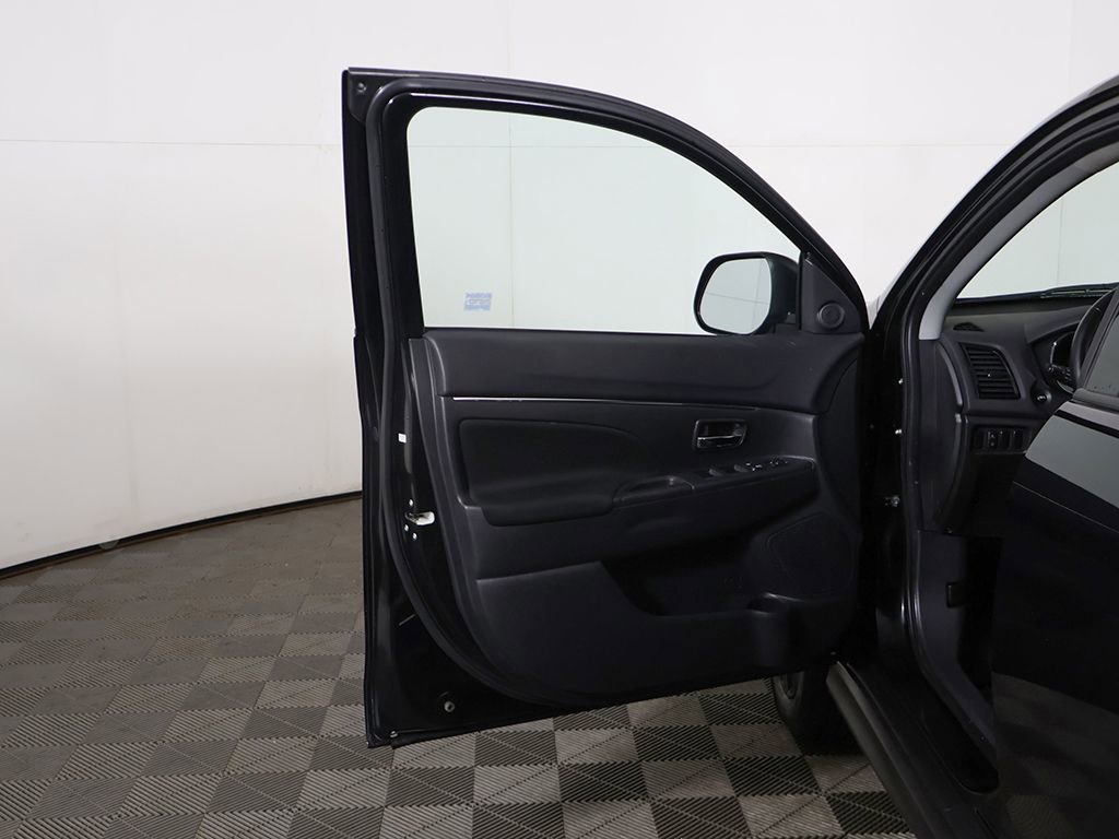 Used 2024 Mitsubishi Outlander Sport LE AWD/4WD image 16
