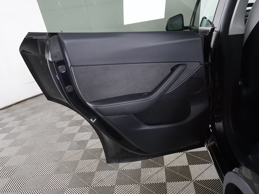 Used 2023 Tesla Model Y Long Range AWD/4WD image 25