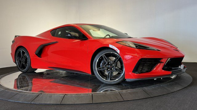 Used 2024 Chevrolet Corvette Stingray Premium Cpe w/ Z51 Performance Package RWD image 17