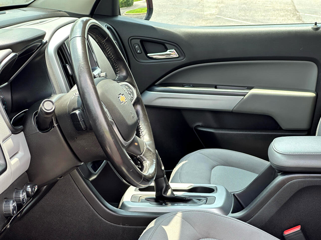 Used 2018 Chevrolet Colorado LT image 14