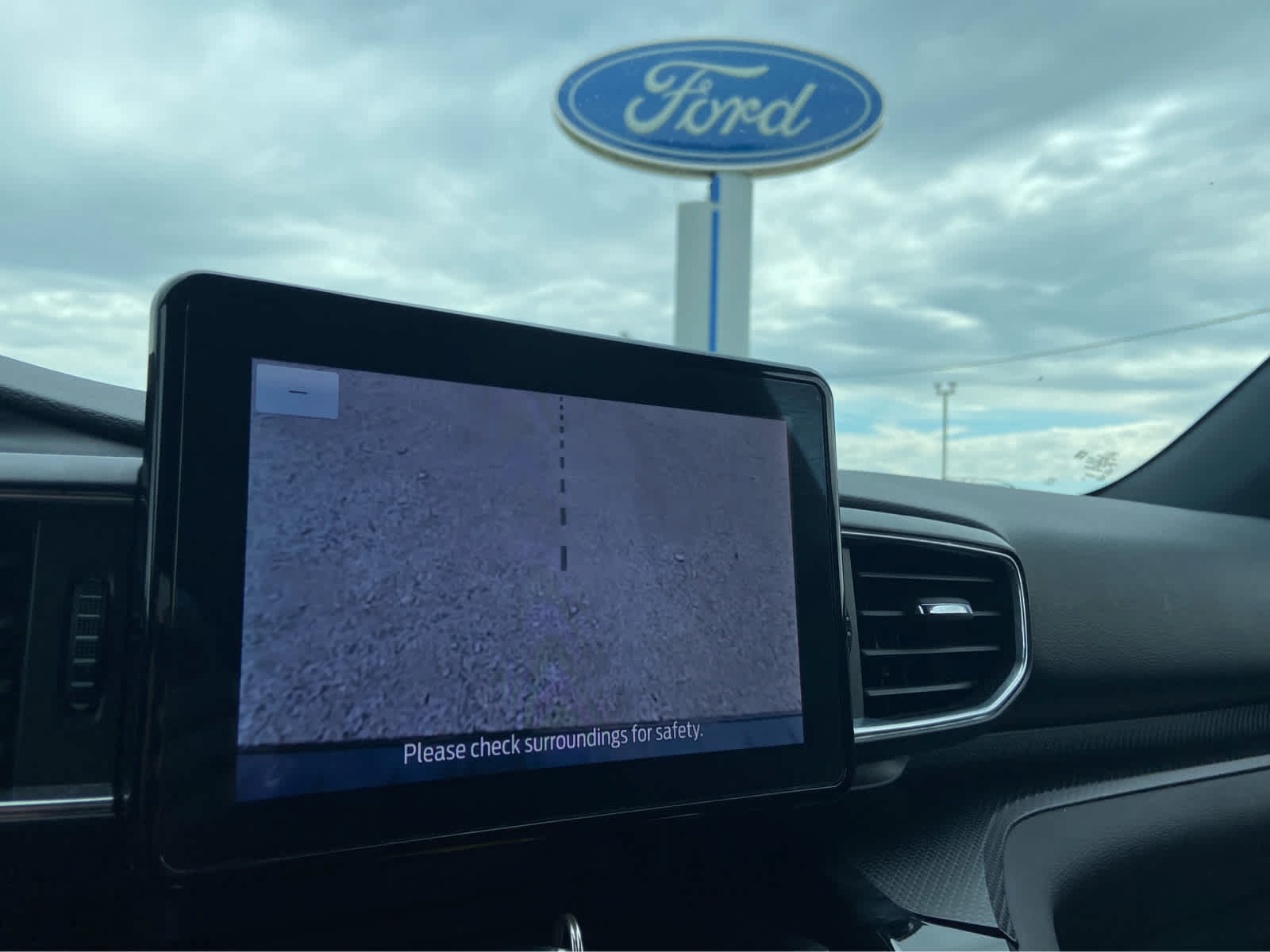 Used 2023 Ford Explorer ST-Line w/ Class IV Trailer Tow Package AWD/4WD image 32