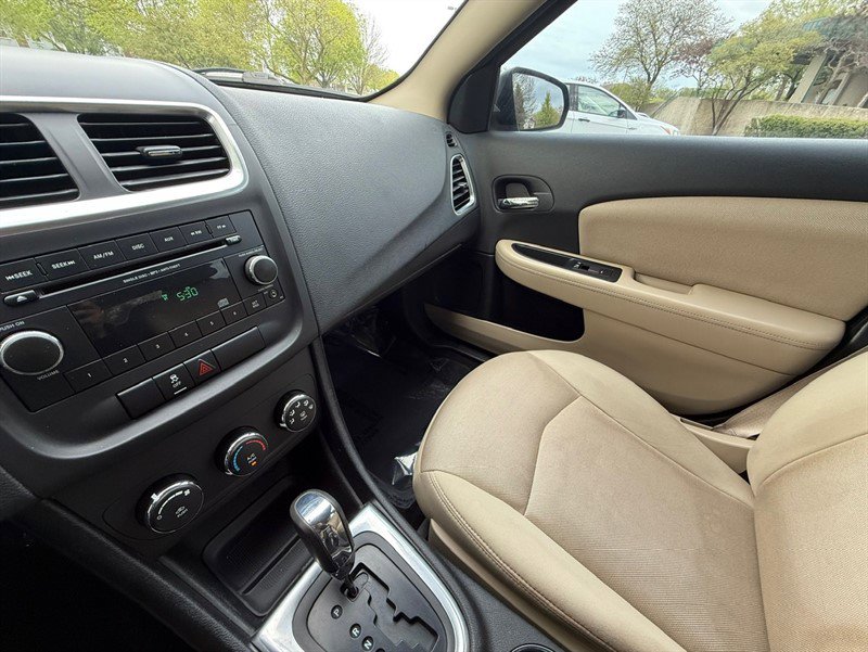 Used 2013 Dodge Avenger SE FWD image 27