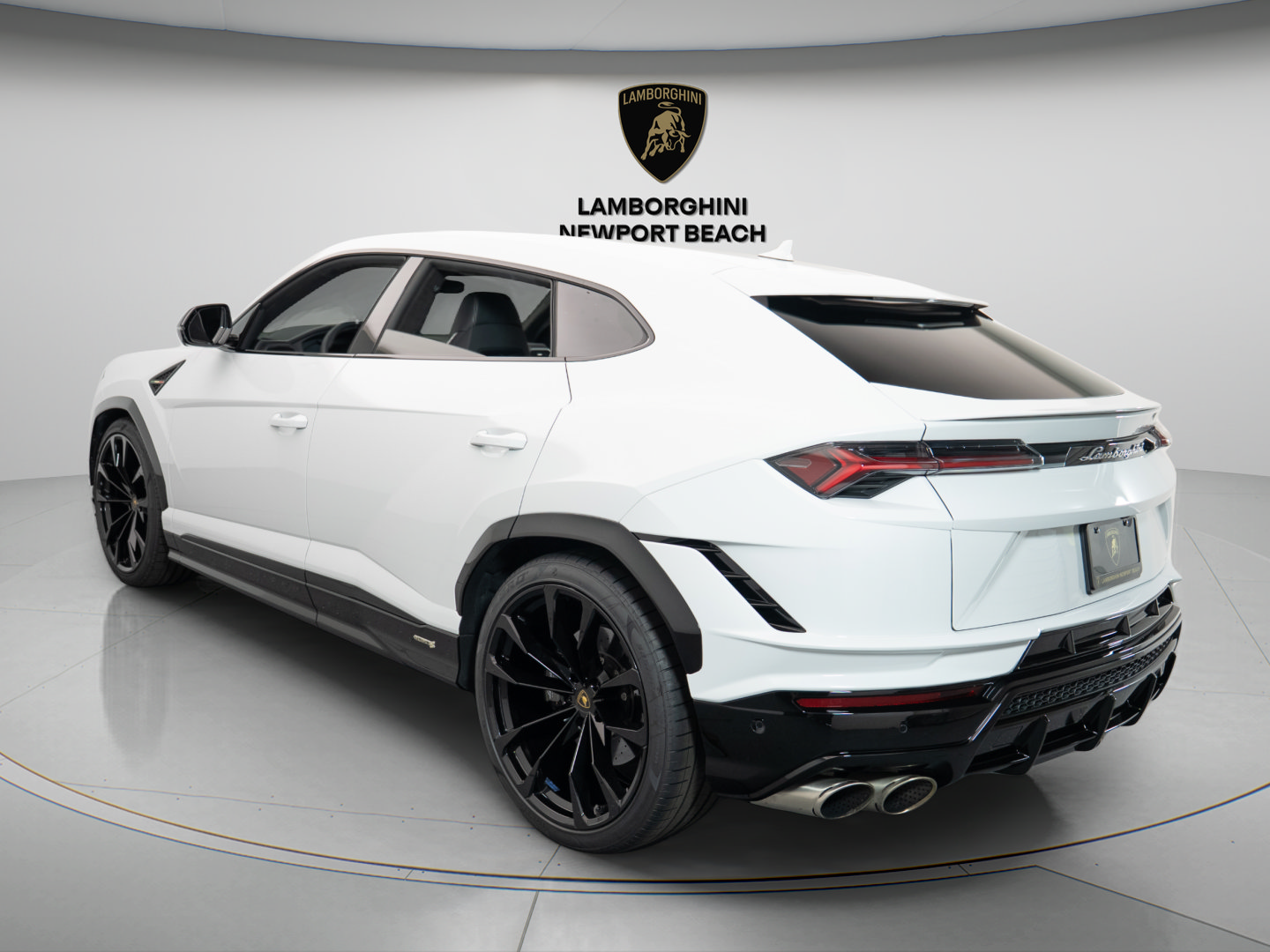 Used 2024 Lamborghini Urus S AWD/4WD image 5