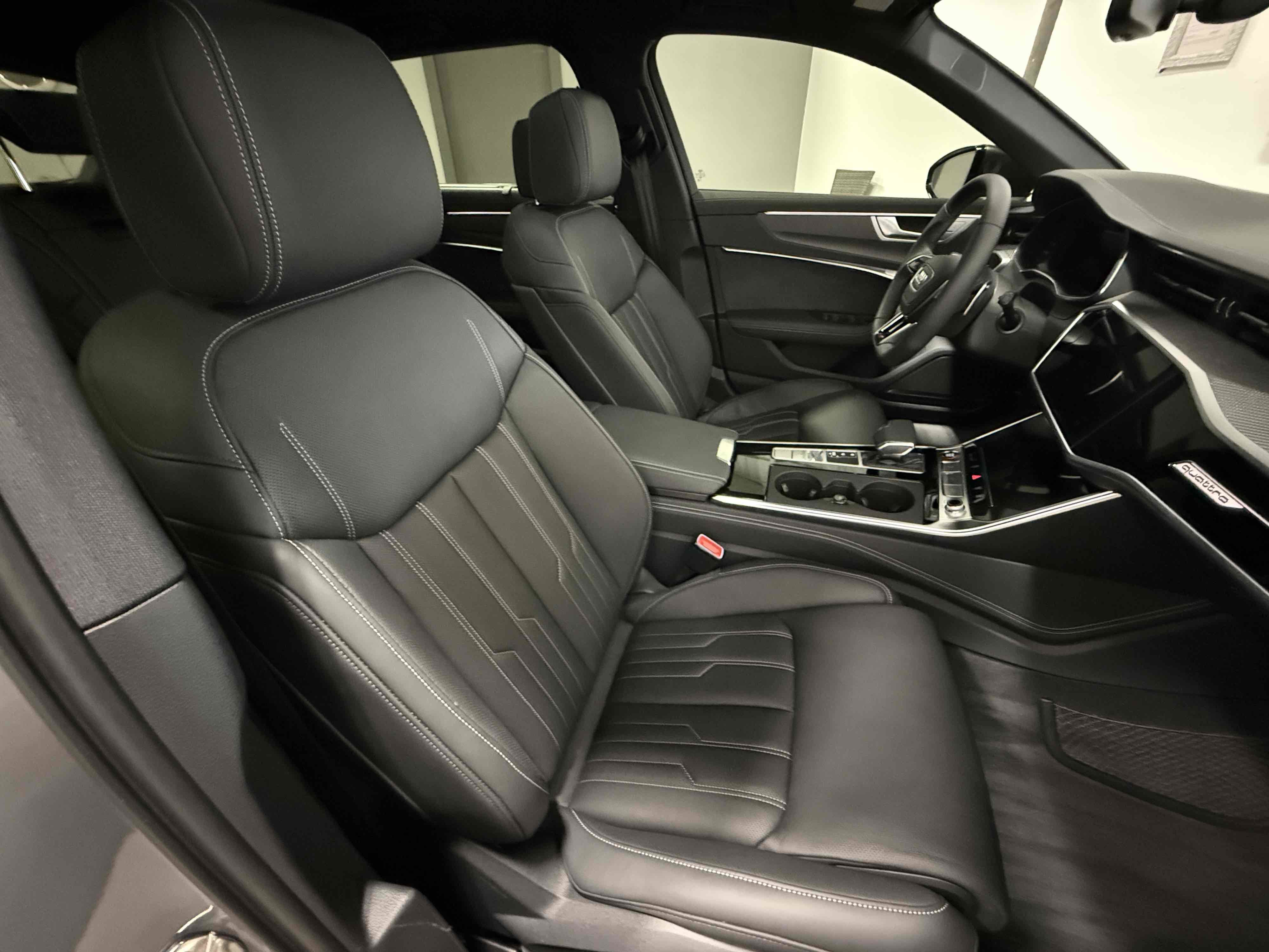 Used 2025 Audi RS 6 performance w/ Matte Carbon Package AWD/4WD image 8