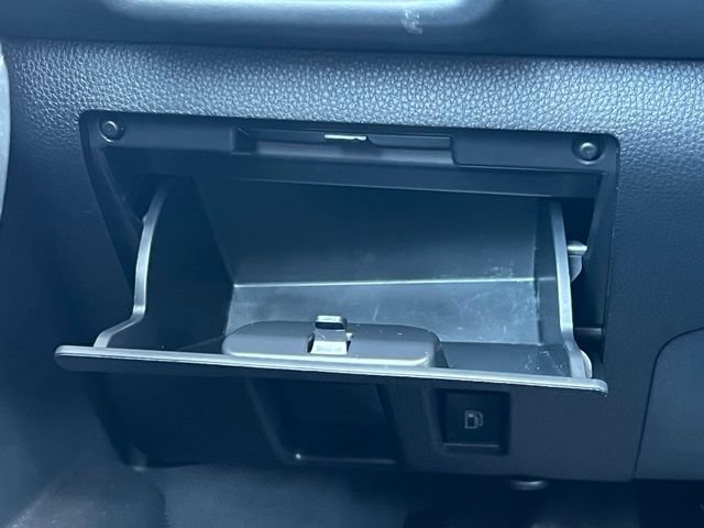 Used 2023 Toyota Highlander XLE FWD image 22