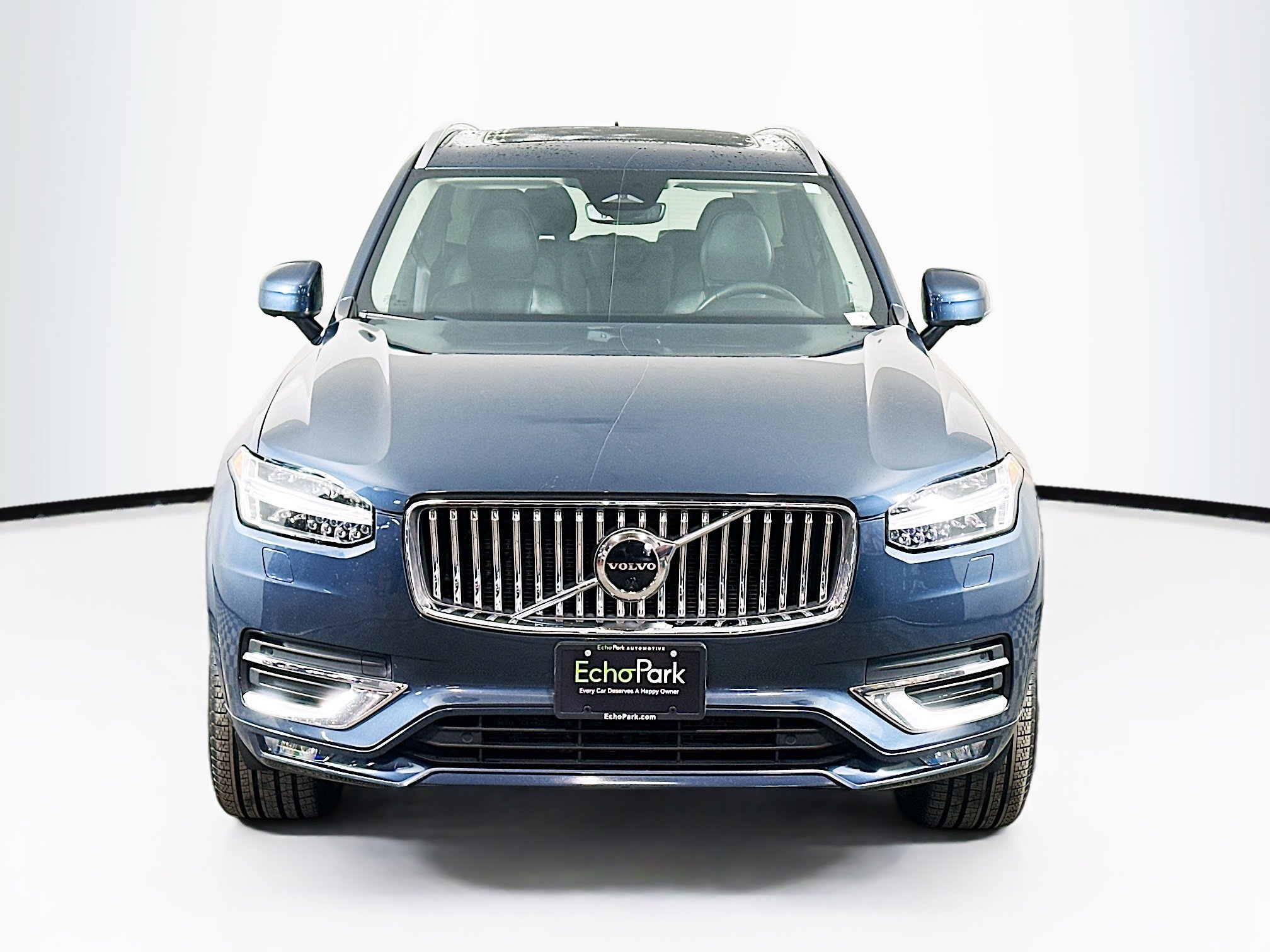 Used 2023 Volvo XC90 B6 Plus image 2
