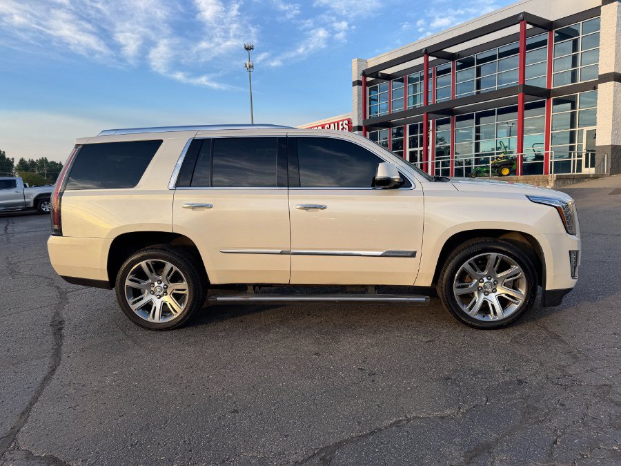 Used 2015 Cadillac Escalade Premium AWD/4WD image 6