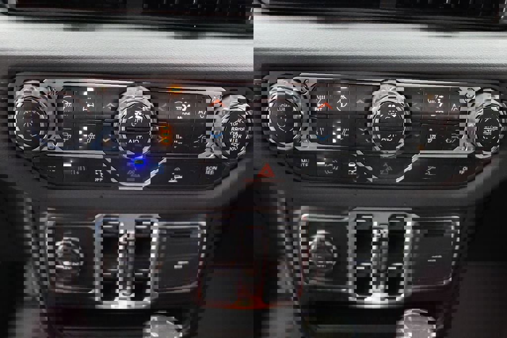 Used 2024 Jeep Wrangler Unlimited Sahara image 23