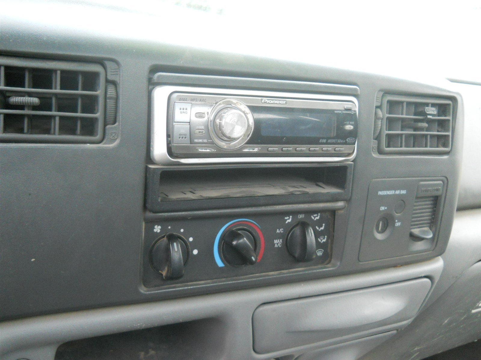 Used 2004 Ford F450 4x4 Regular Cab Super Duty image 7