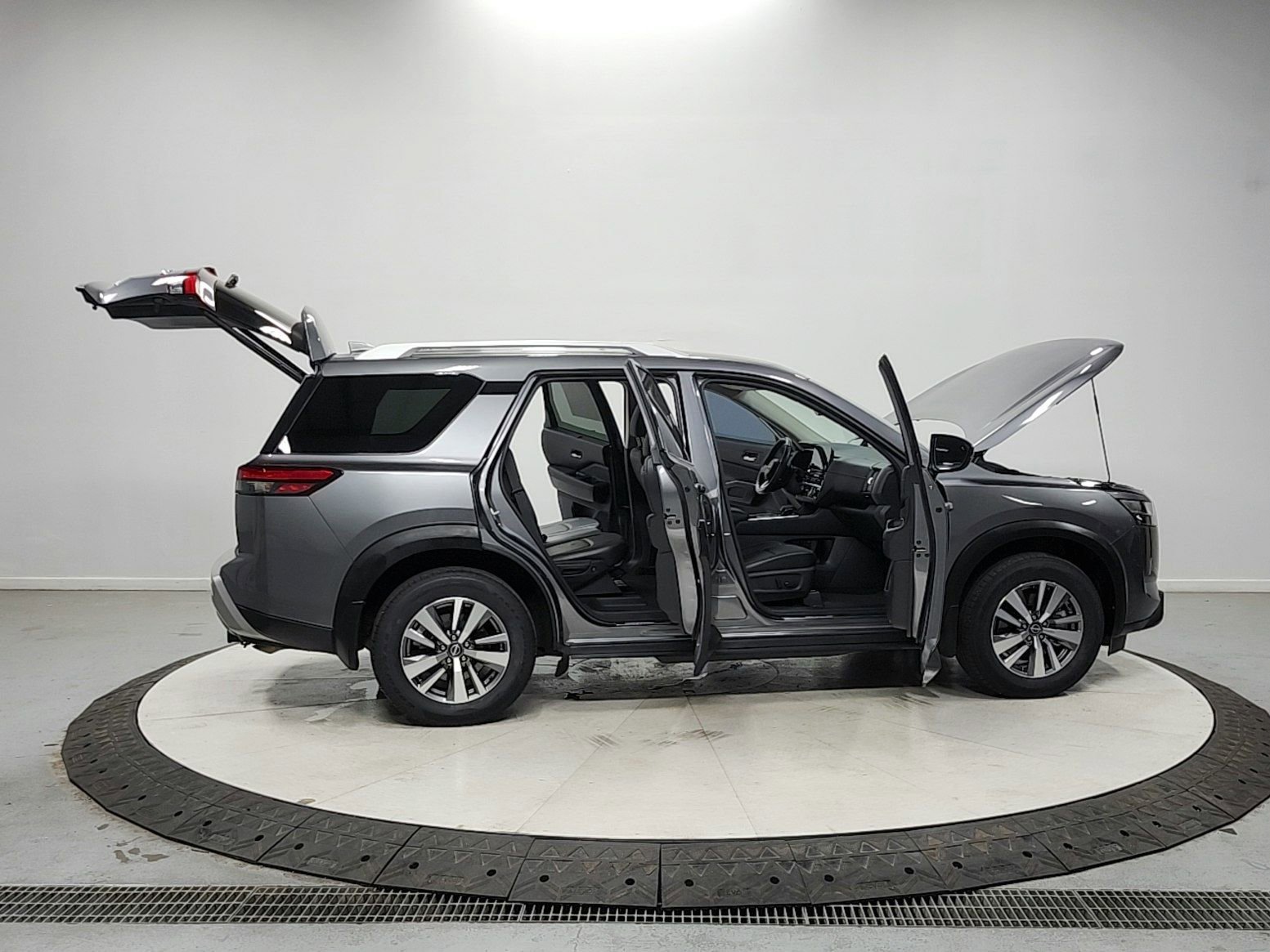 Used 2022 Nissan Pathfinder SL w/ Lighting Package (N92) image 16