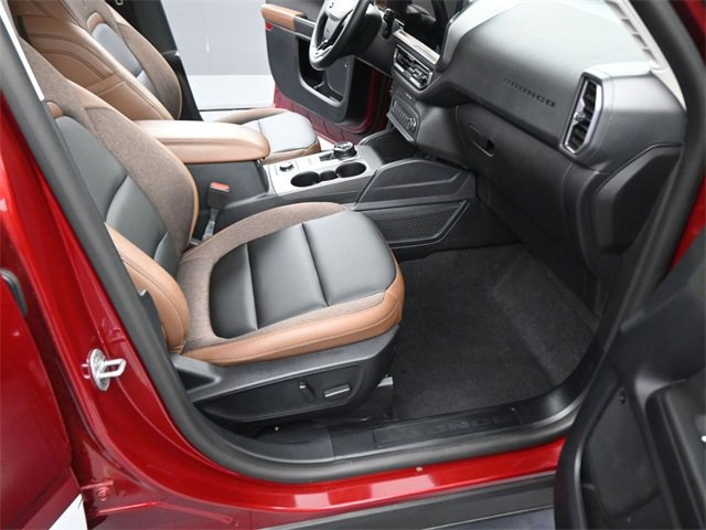 Used 2025 Ford Bronco Sport Outer Banks w/ Outer Banks Tech Package+ image 12