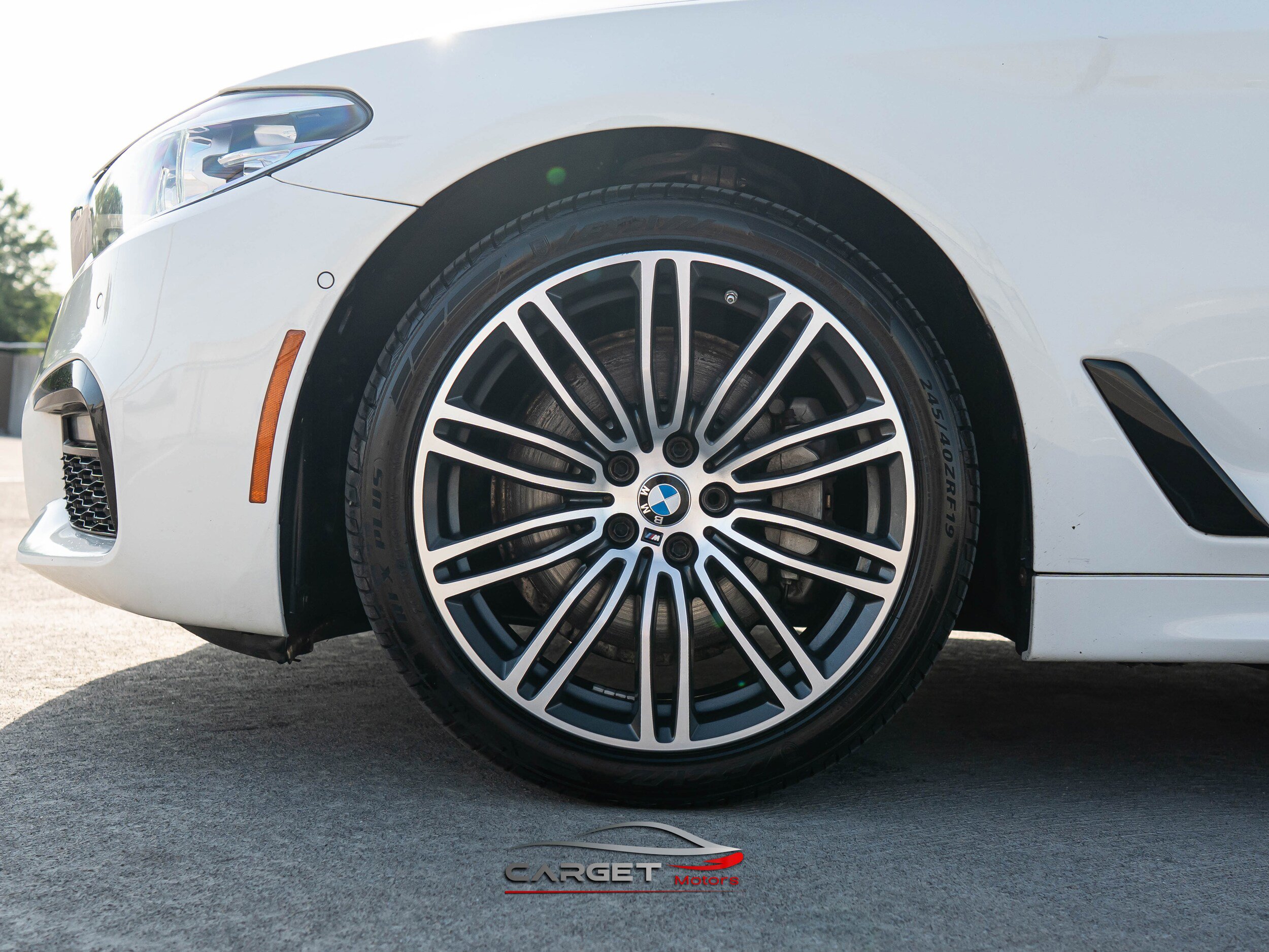 Used 2020 BMW 530i xDrive w/ M Sport Package AWD/4WD image 9