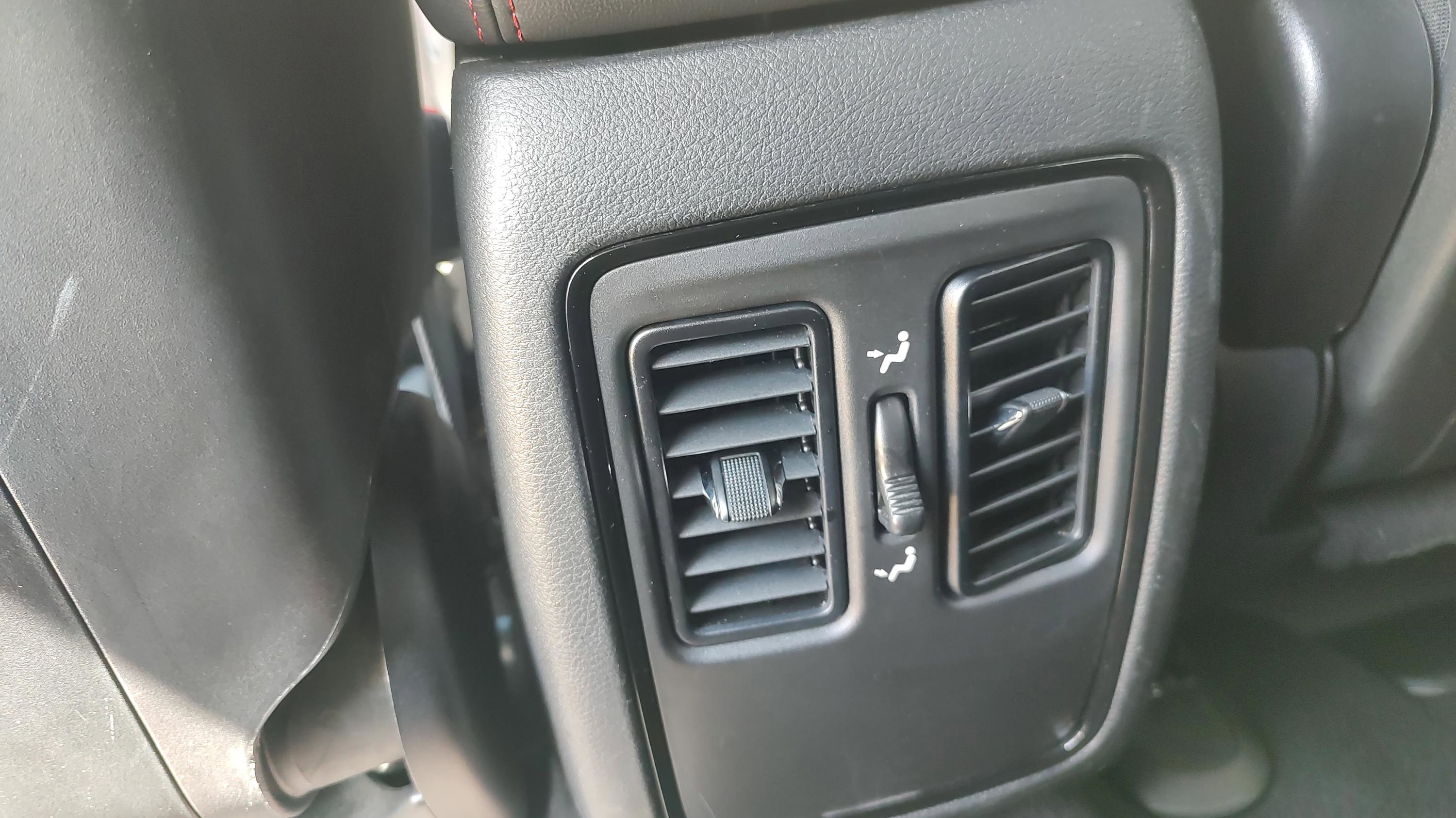 Used 2025 Dodge Durango GT w/ Blacktop Package AWD/4WD image 13