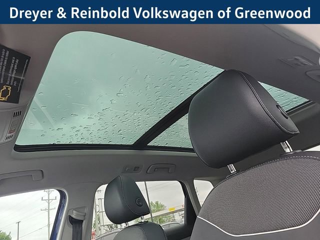 New 2024 Volkswagen Taos SE image 15