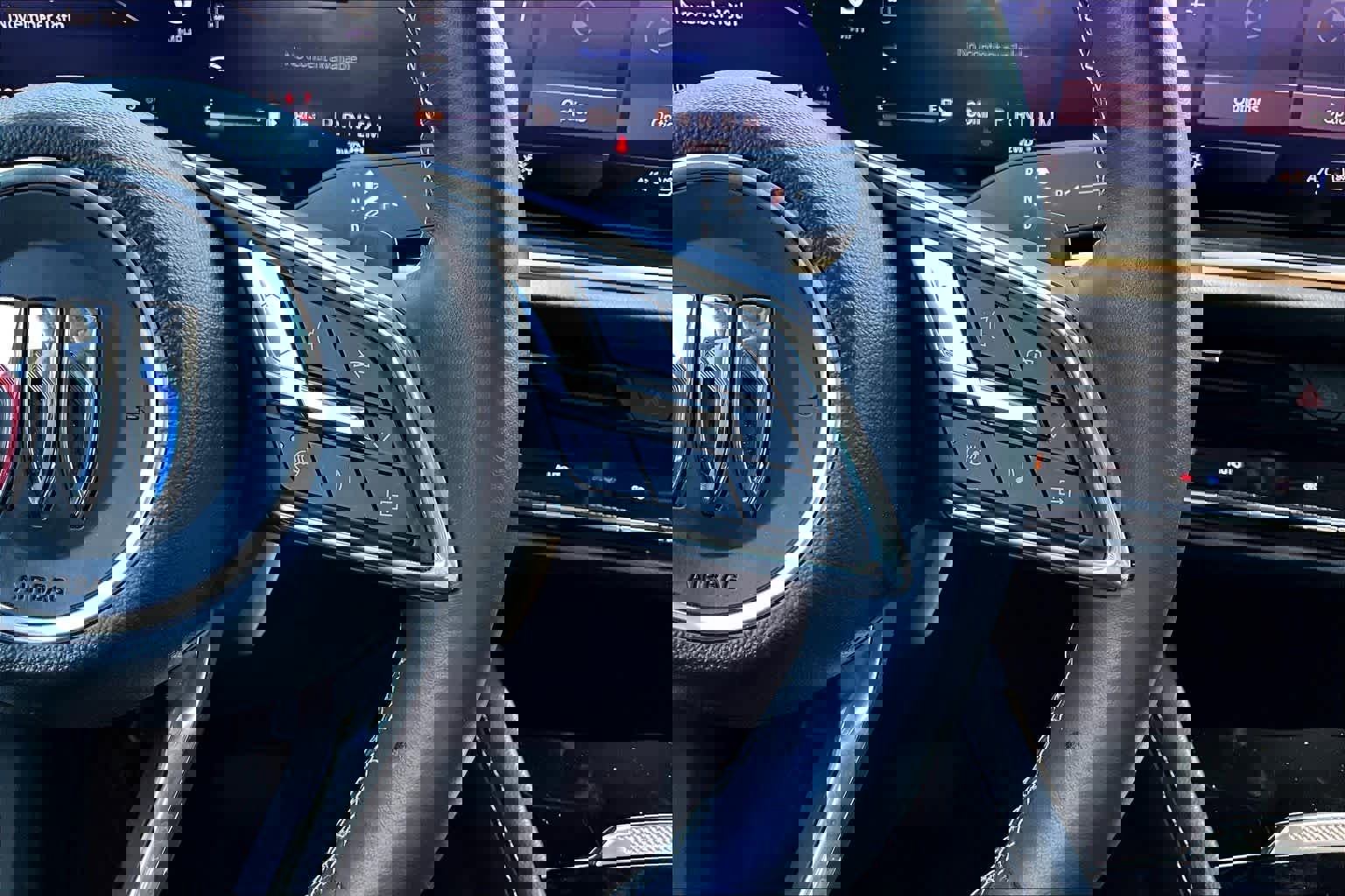 Used 2024 Buick Envision Avenir image 22