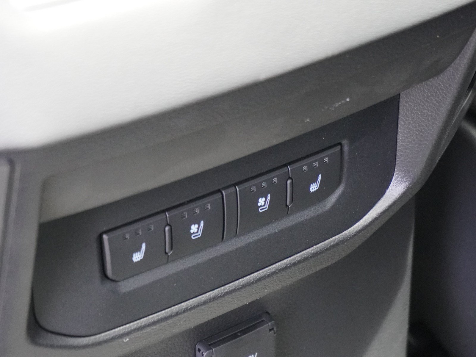 New 2026 Toyota Tundra Platinum AWD/4WD image 19