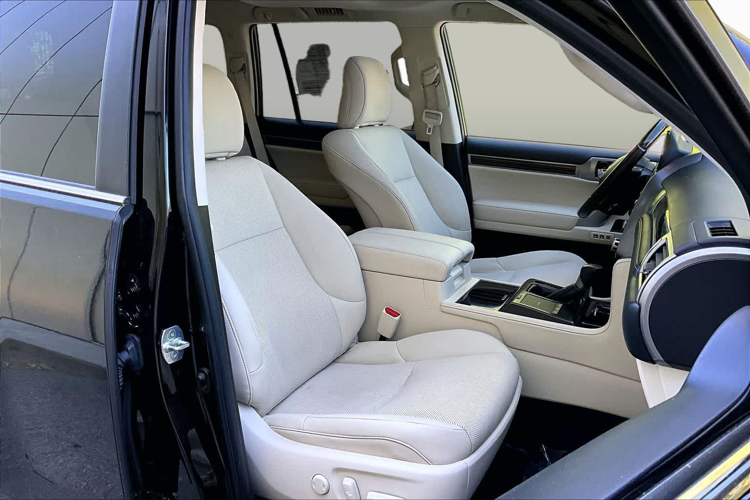 Used 2023 Lexus GX 460 Premium w/ Premium Package AWD/4WD image 8