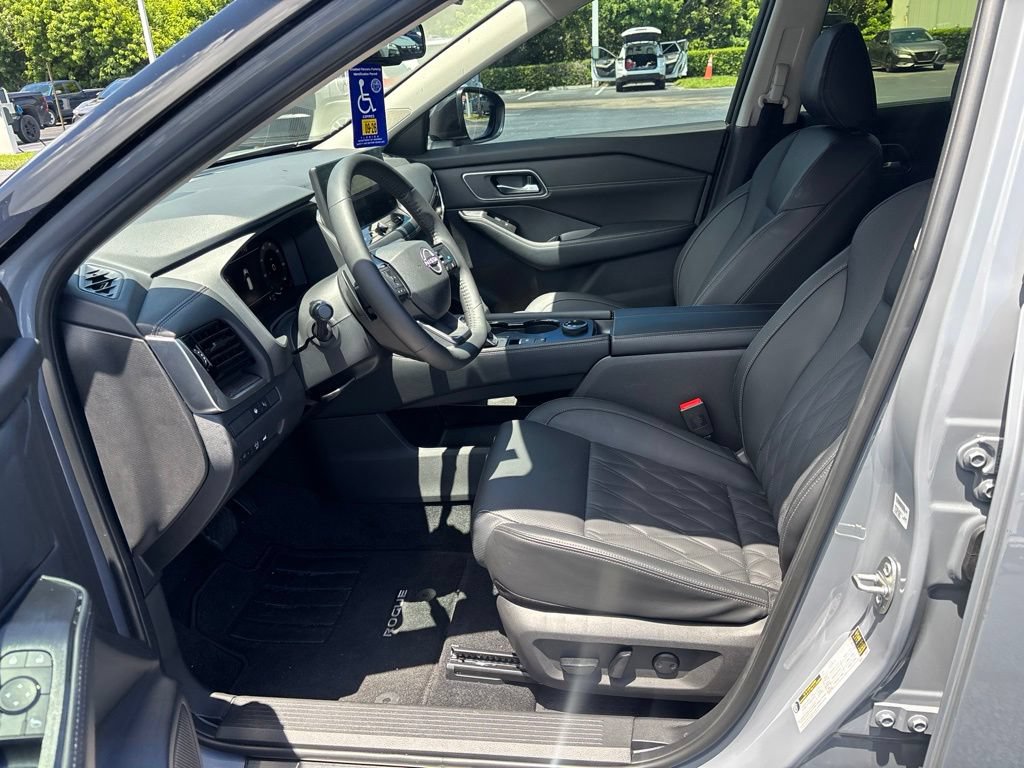 Certified 2026 Nissan Rogue Platinum w/ Platinum Premium Package AWD/4WD image 4