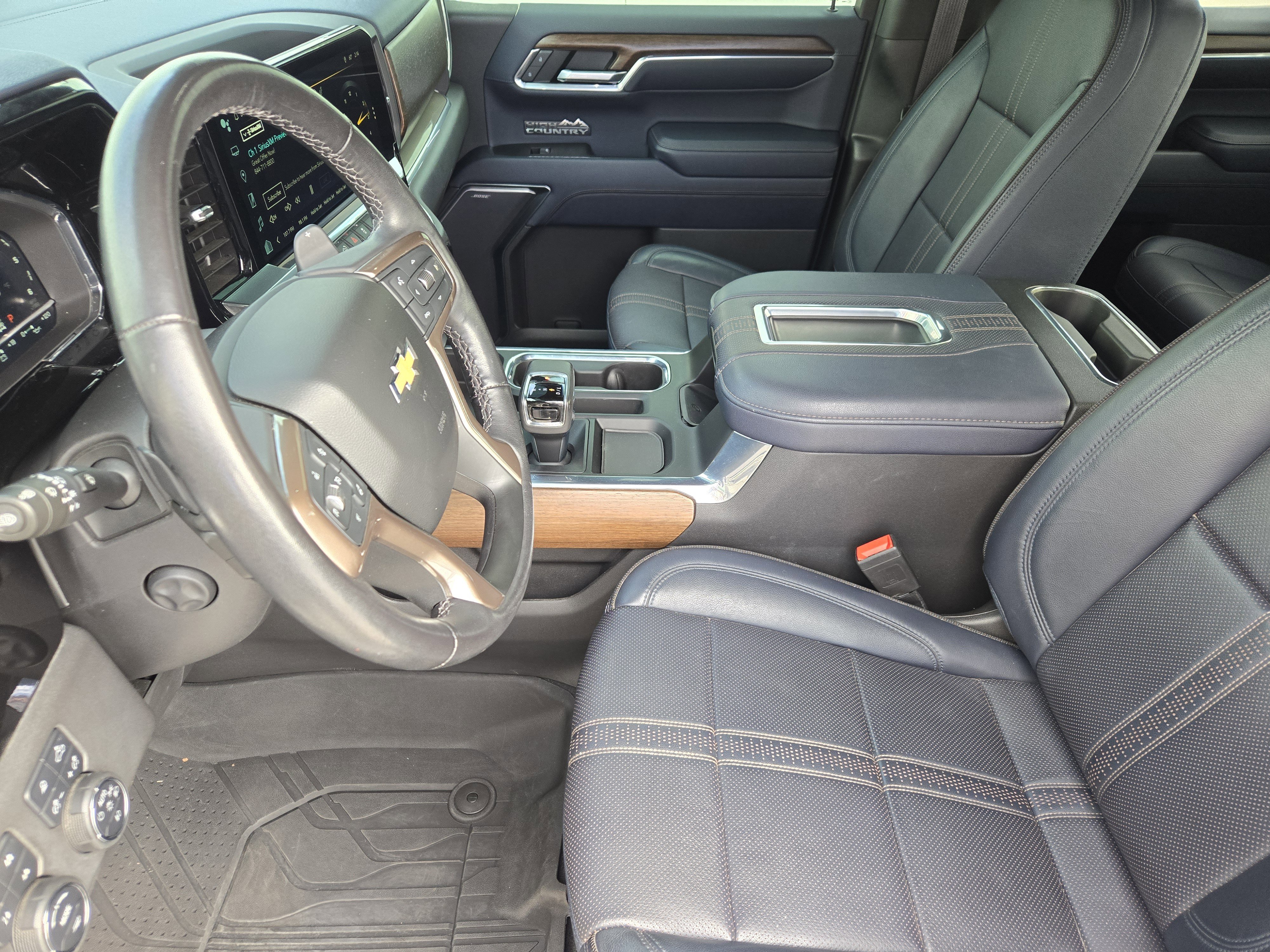 Used 2022 Chevrolet Silverado 1500 High Country w/ Technology Package image 15