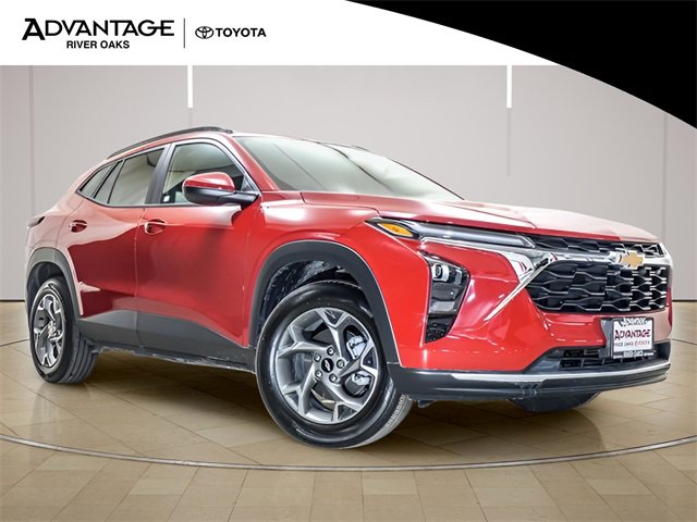 Used 2026 Chevrolet Trax LT w/ Driver Confidence Package image 2