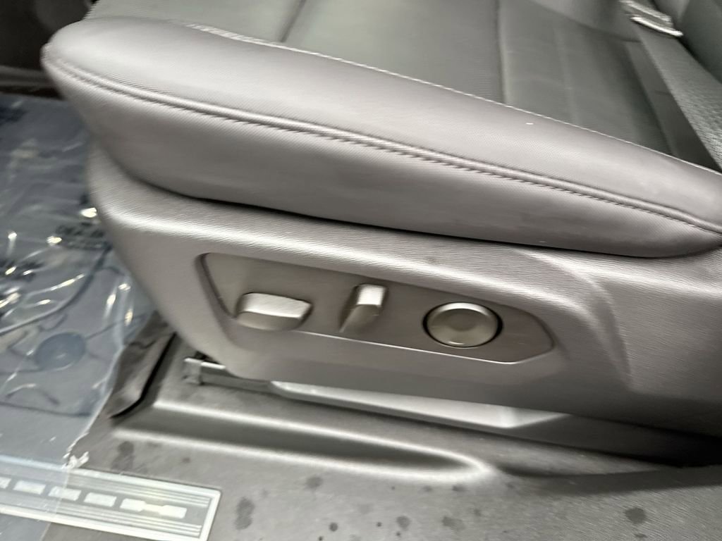 Used 2025 GMC Hummer EV 3X w/ LPO, Illumination Package image 14