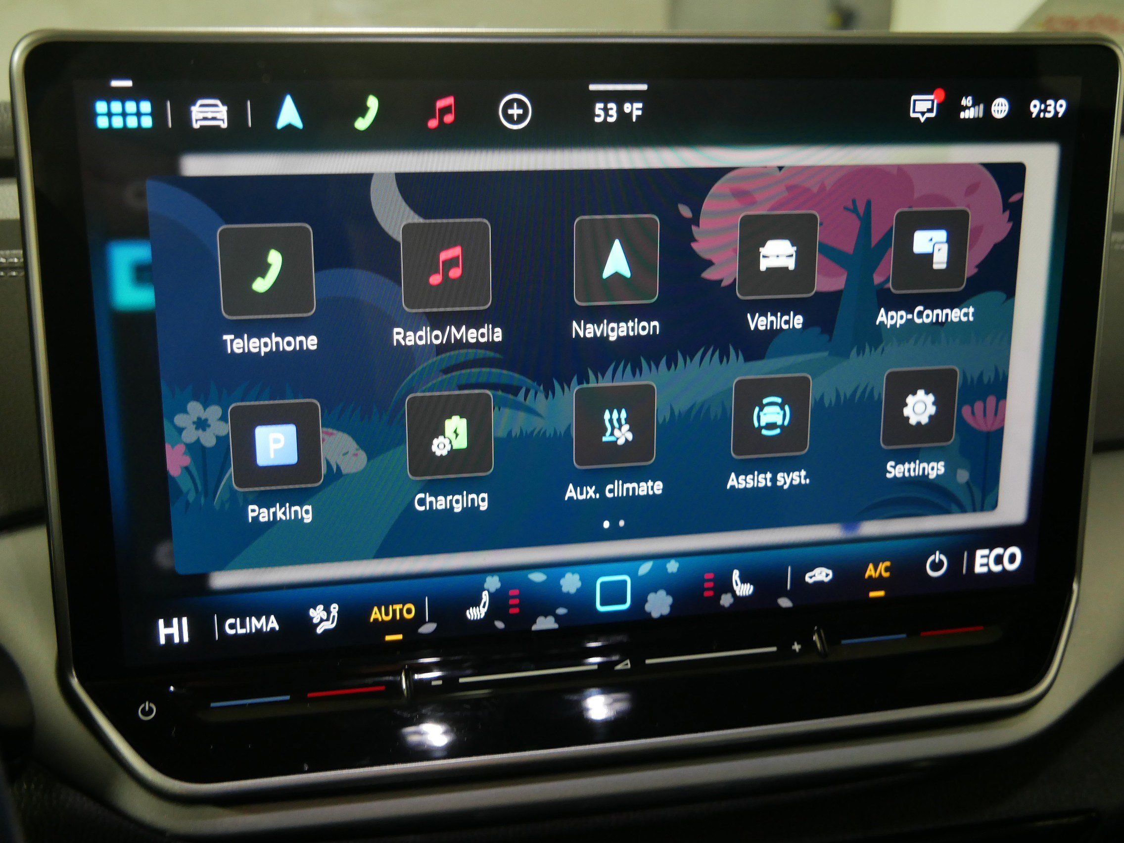 Certified 2024 Volkswagen ID.4 Pro image 32