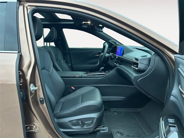 Used 2026 Toyota Crown Platinum image 15