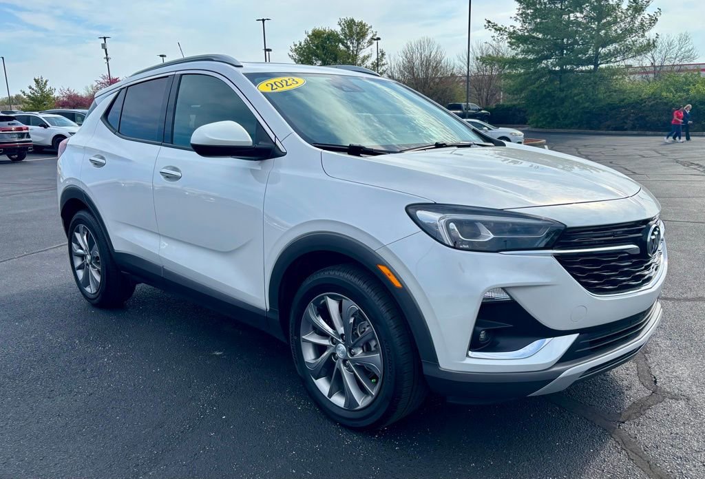Used 2023 Buick Encore GX Essence w/ Experience Buick Package FWD image 9