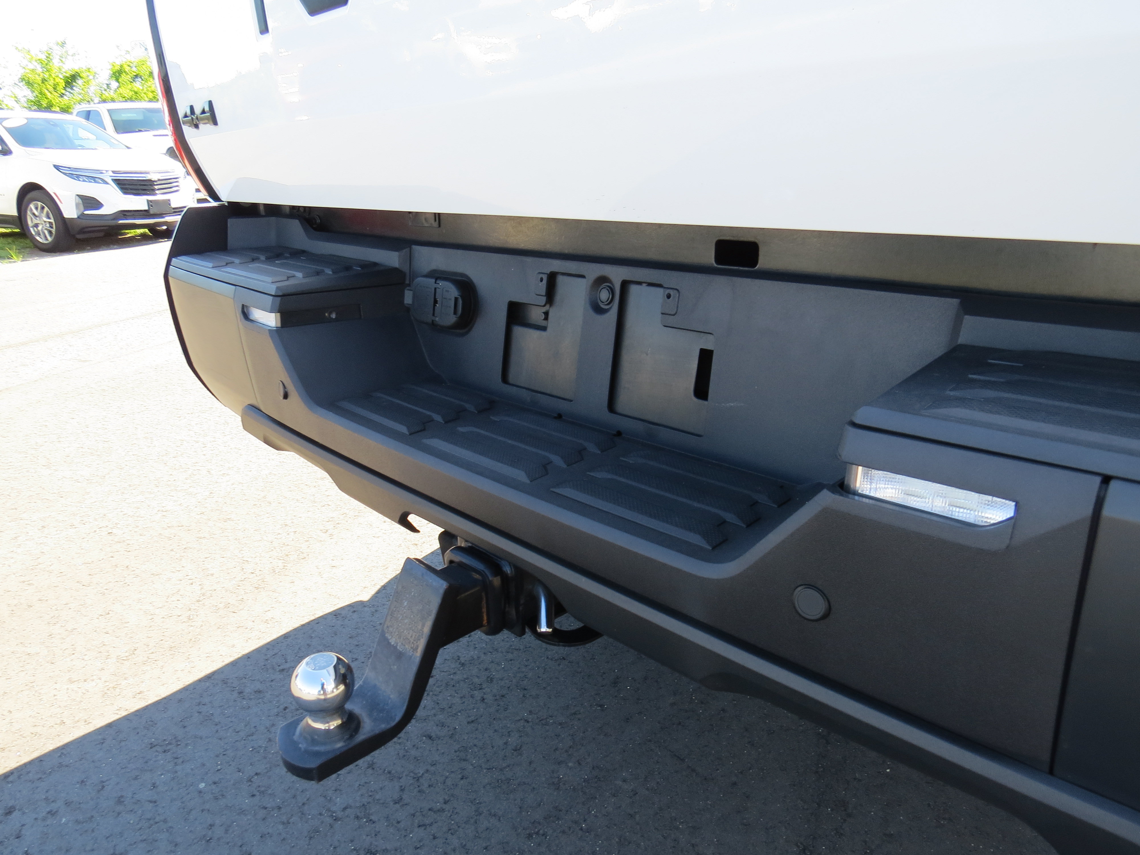 Used 2023 Toyota Tundra SR5 w/ SR5 Convenience Package AWD/4WD image 10
