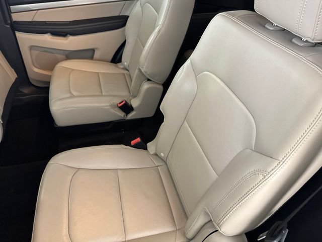 Used 2018 Ford Explorer XLT w/ Equipment Group 202A AWD/4WD image 24
