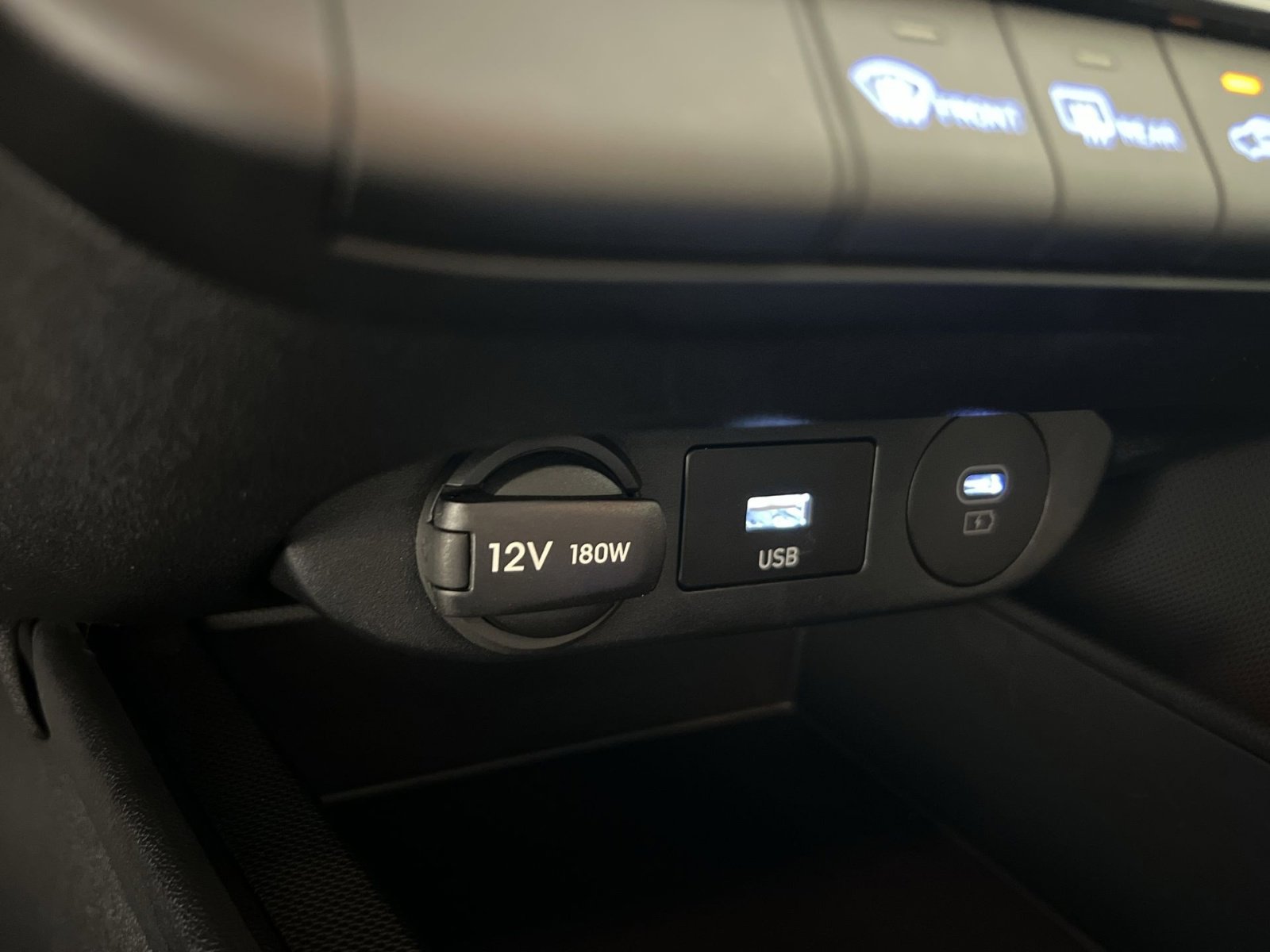 Used 2025 Hyundai Elantra Blue image 34