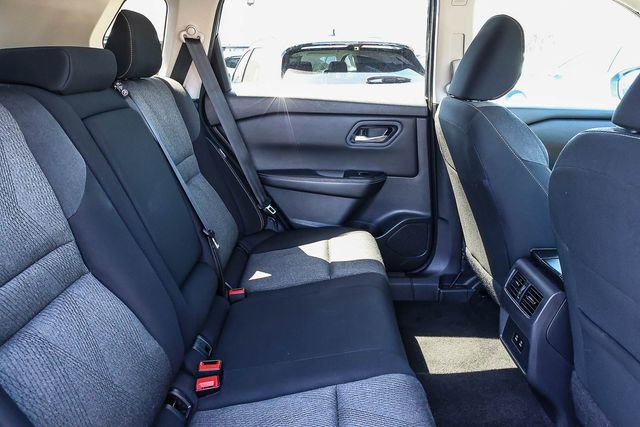 Used 2024 Nissan Rogue SV AWD/4WD image 19