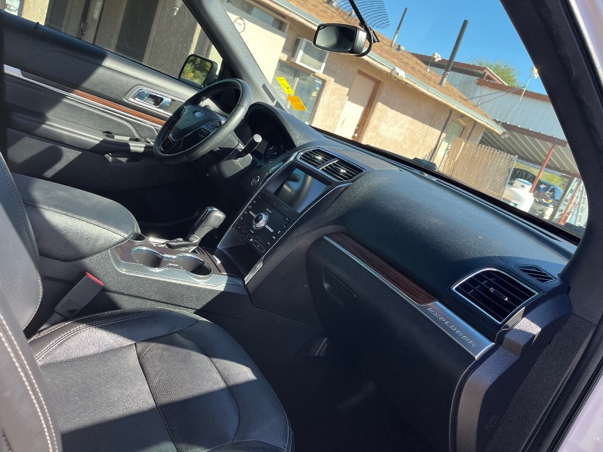 Used 2019 Ford Explorer Limited w/ Class III Trailer Tow Package FWD image 37