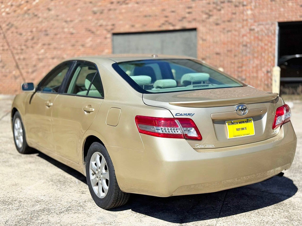 Used 2011 Toyota Camry LE w/ LE Extra-Value Pkg FWD image 10