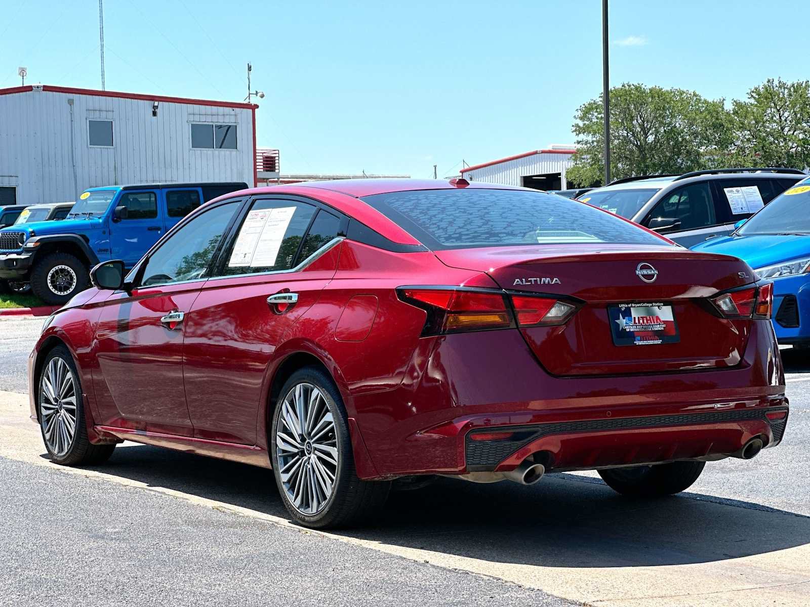 Used 2024 Nissan Altima 2.5 SL FWD image 13