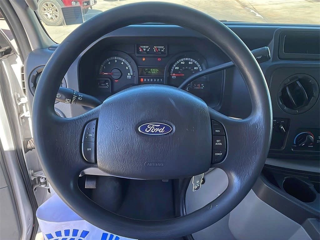 Used 2011 Ford E-450 and Econoline 450 Super Duty image 14