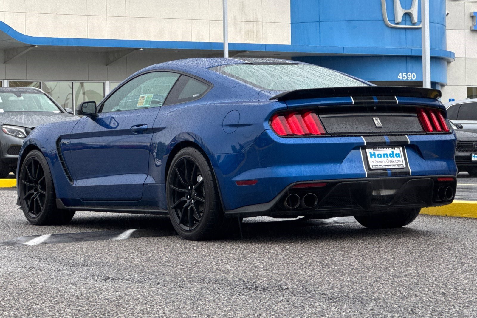 Used 2017 Ford Mustang Shelby GT350 image 3