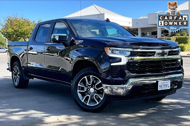 Used 2022 Chevrolet Silverado 1500 LT AWD/4WD image 2