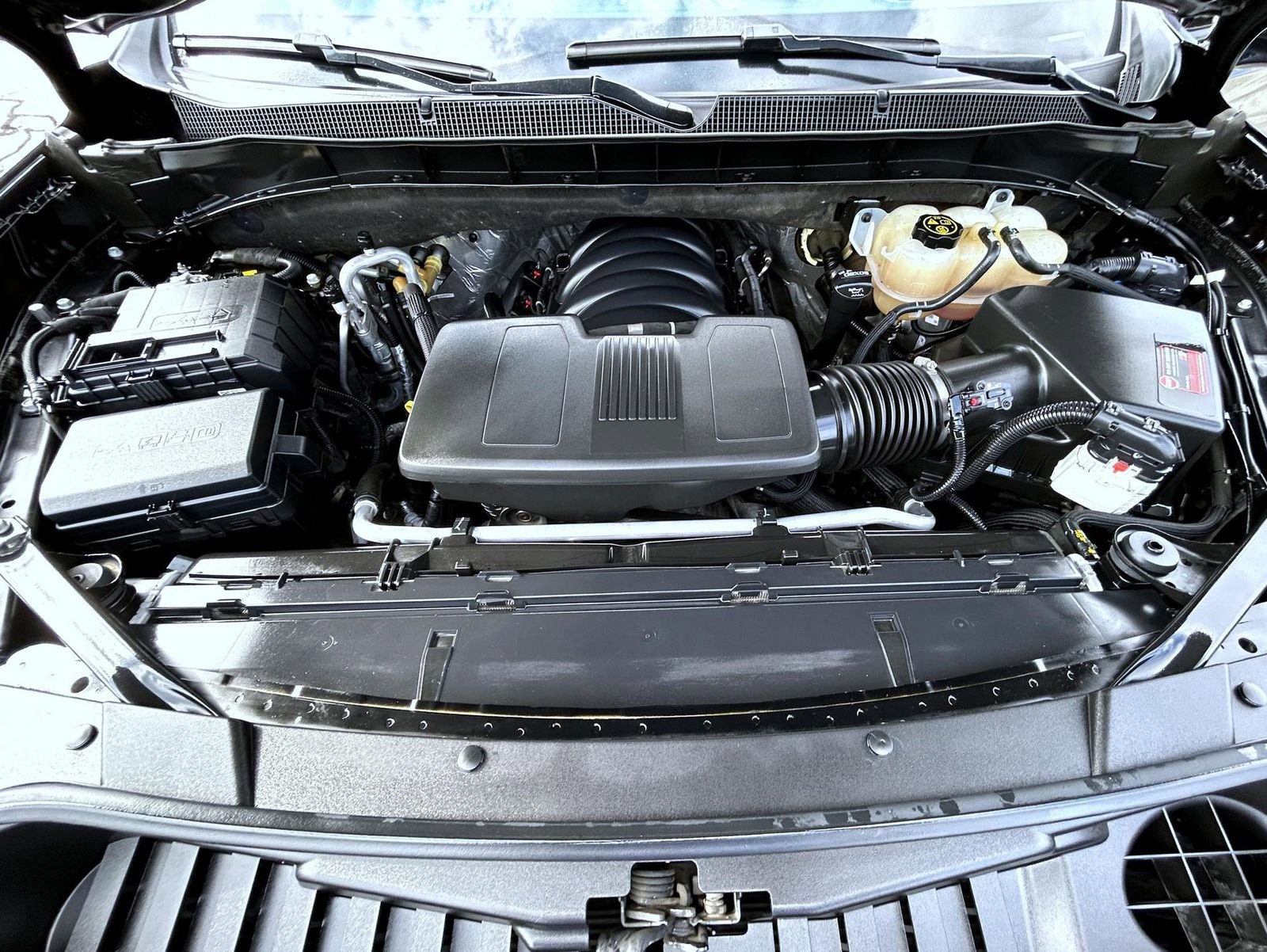 Used 2022 Chevrolet Tahoe RST w/ Sport Performance Package image 26