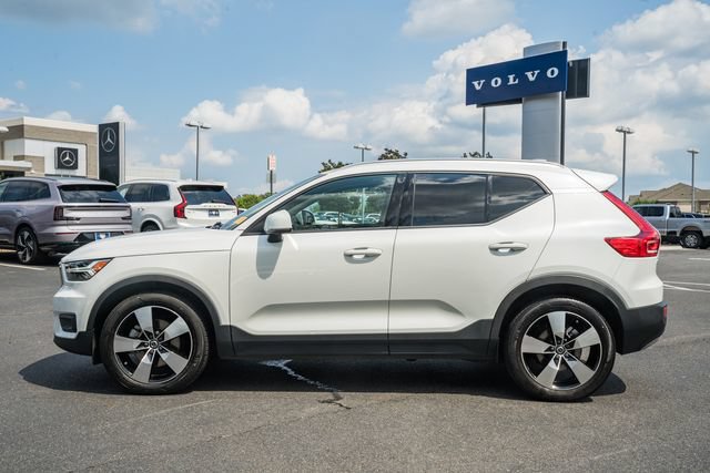 Used 2021 Volvo XC40 T5 Momentum w/ Premium Package AWD/4WD image 4