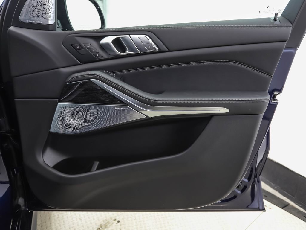 New 2026 BMW X7 M60i image 37