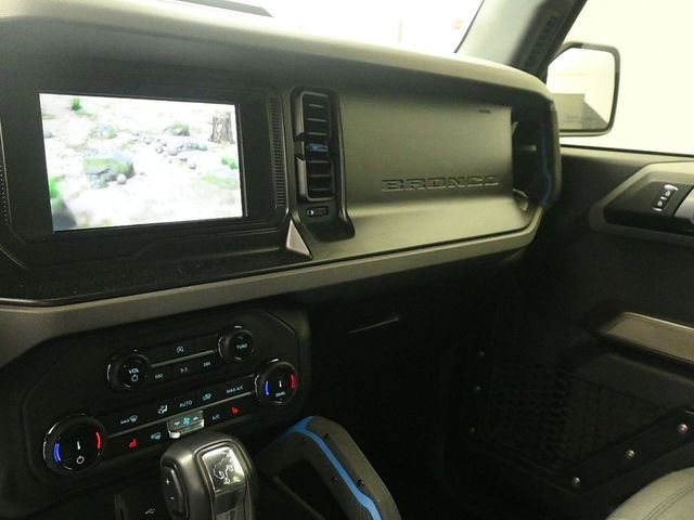 Certified 2022 Ford Bronco Black Diamond image 11