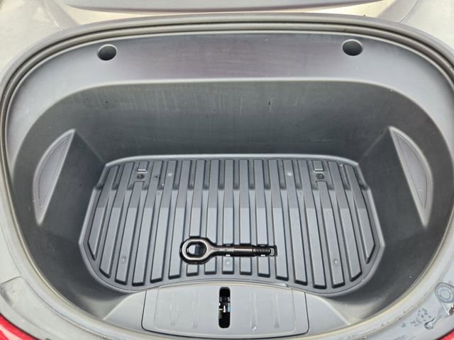 Used 2021 Tesla Model 3 Performance image 32