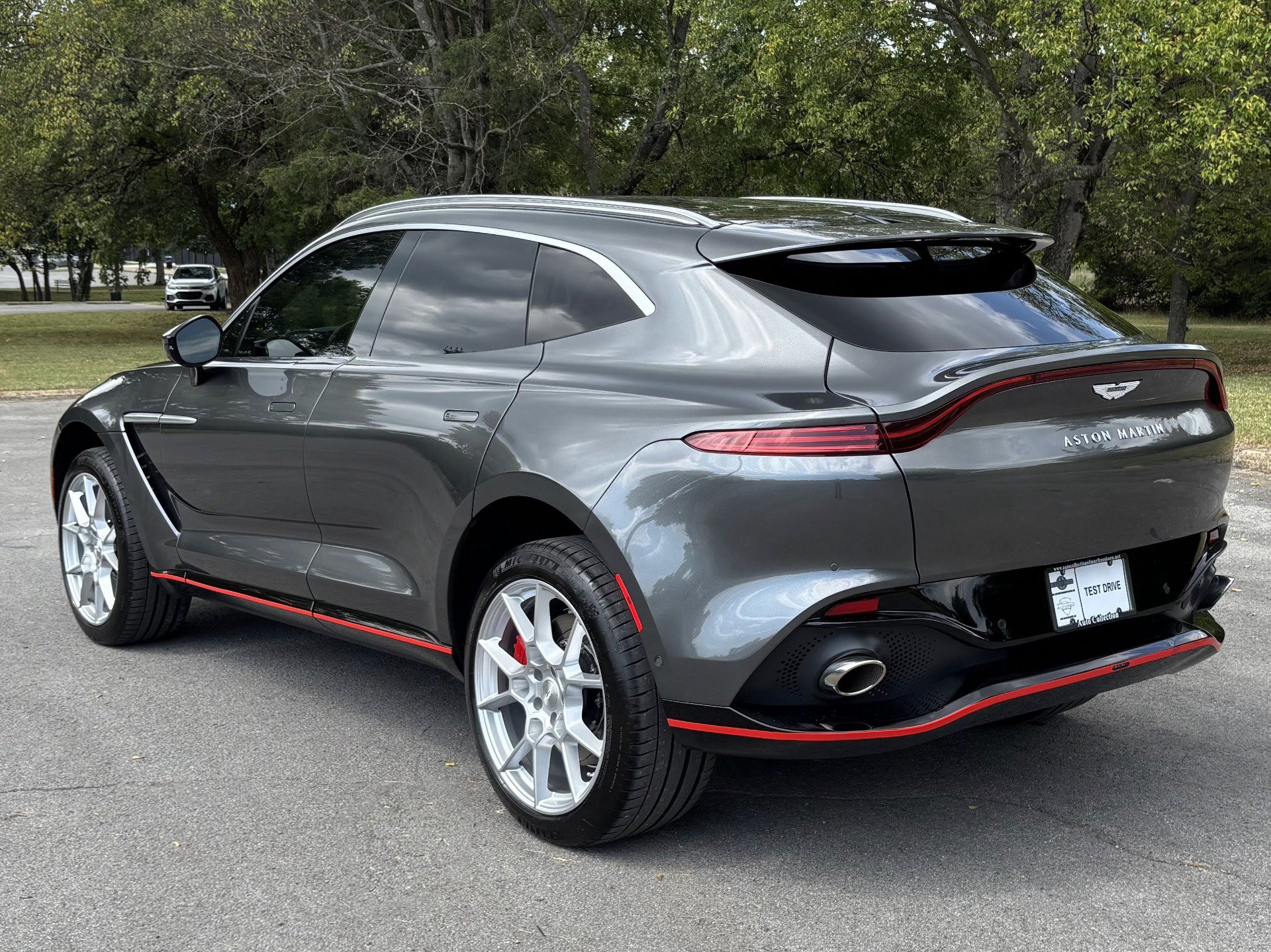 Used 2021 Aston Martin DBX AWD/4WD image 4