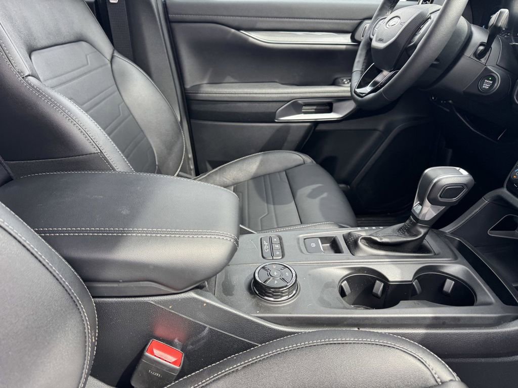 Used 2025 Ford Ranger Lariat w/ FX4 Off-Road Package image 8