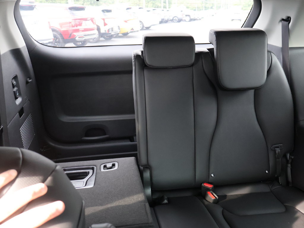 New 2027 Kia Carnival SX w/ Dark Edition Package FWD image 14
